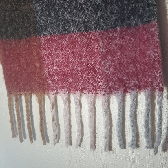 Ruggine Colour Block Soft Fringed Scarf - Picture 5 of 7